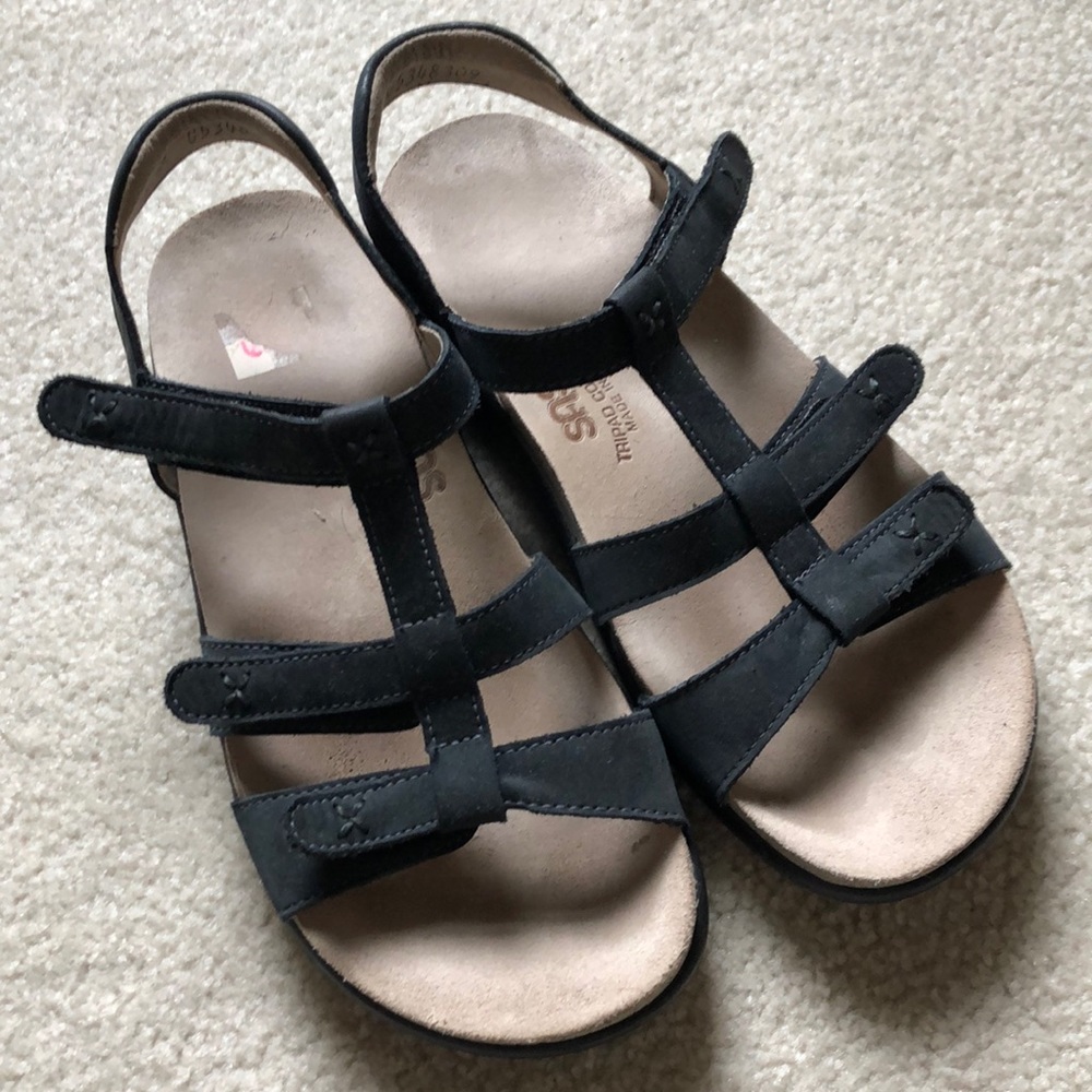 SAS black sandals size 6.5
